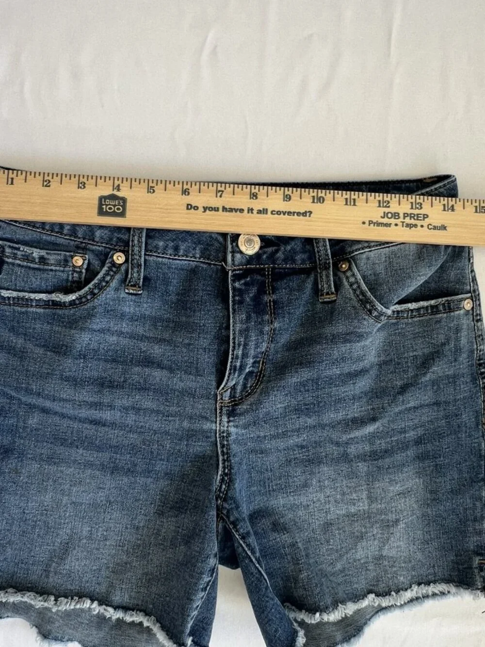 Seven7 Est. 1964 Size 4 Medium Wash Denim Shorts Raw Frayed Hem Mid Rise EUC - Picture 7 of 11